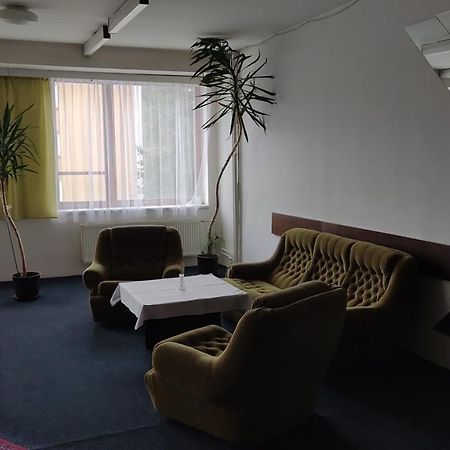 Hotel Apollo Valašské Meziříčí Exteriör bild
