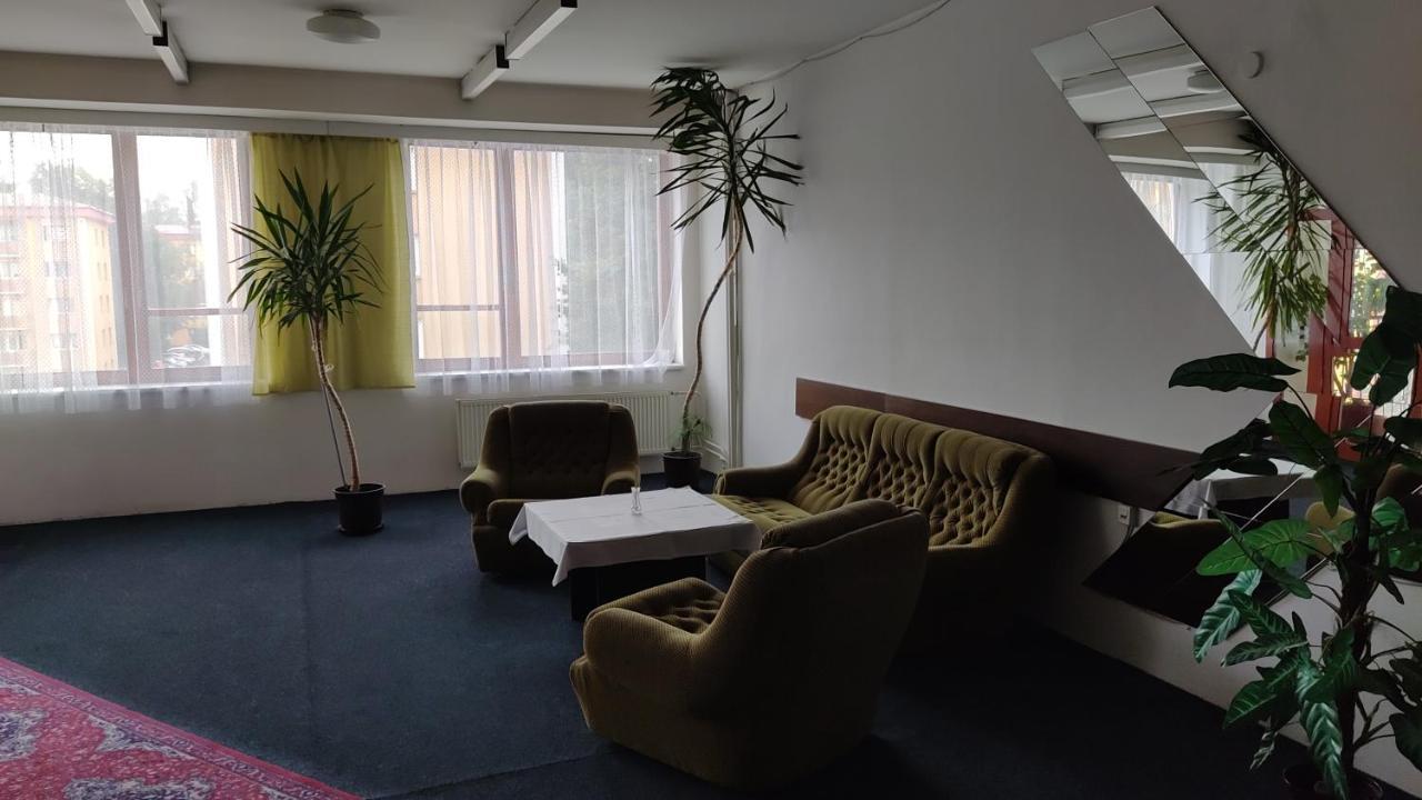 Hotel Apollo Valašské Meziříčí Exteriör bild