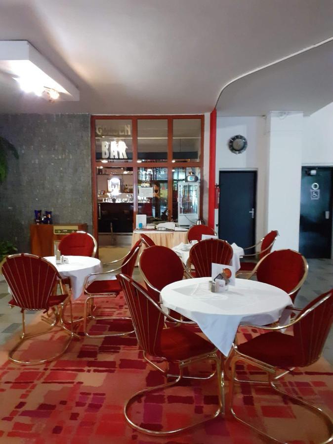 Hotel Apollo Valašské Meziříčí Exteriör bild